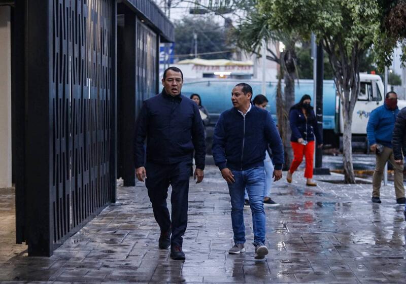 Roberto Cabrera supervisa trabajos de limpieza en el Mercado Juárez ...