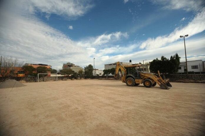 Entregan techumbre y supervisan obra en centro educativos de San Juan del Río
