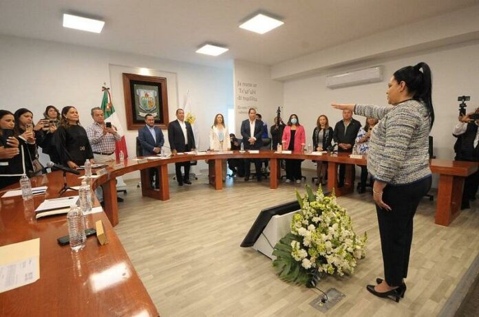 Designan a presidenta municipal interina durante licencia de Roberto Cabrera
