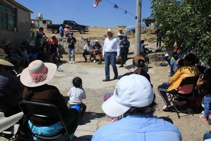 Germaín Garfias se compromete con las comunidades indígenas de Amealco