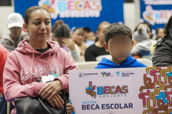 Termina la entrega apoyos del programa Becas Adelante con un total de 60 mdp y 20 mil beneficiarios