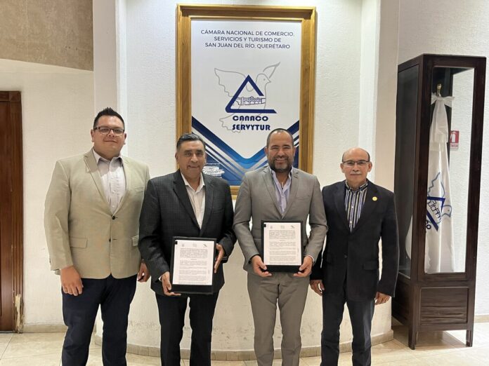 CECyTEQ y CANACO SERVYTUR firman convenio por la Educación Dual en San Juan del Río