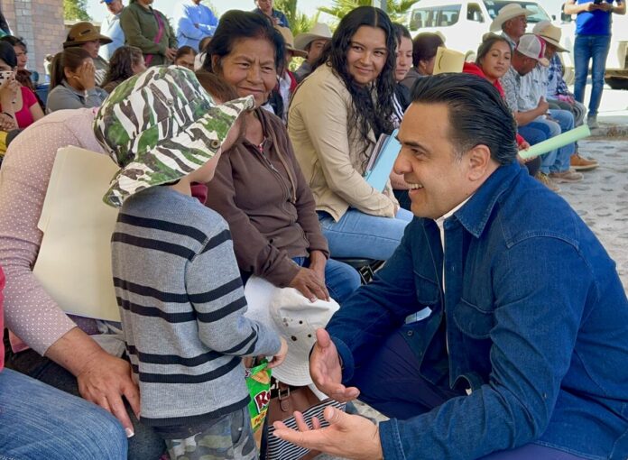 Entregan obras sociales en Huimilpan para mejorar servicios básicos
