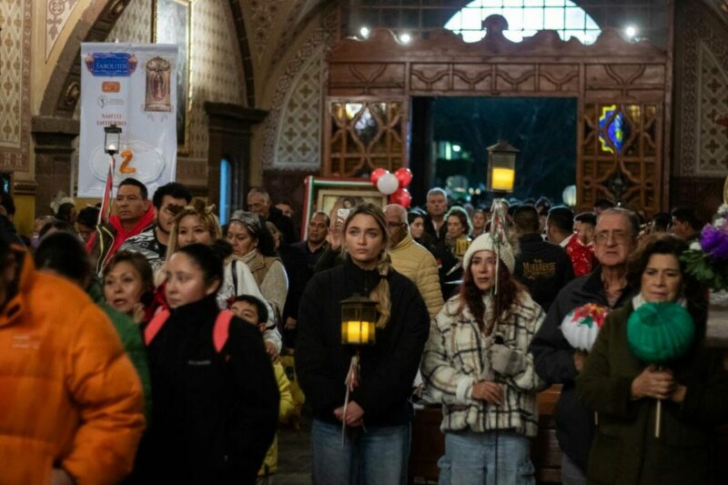 Realizan edición 76 de la Procesión de los Farolitos 2024 en San Juan del Río en un ambiente lleno de fe y tradición