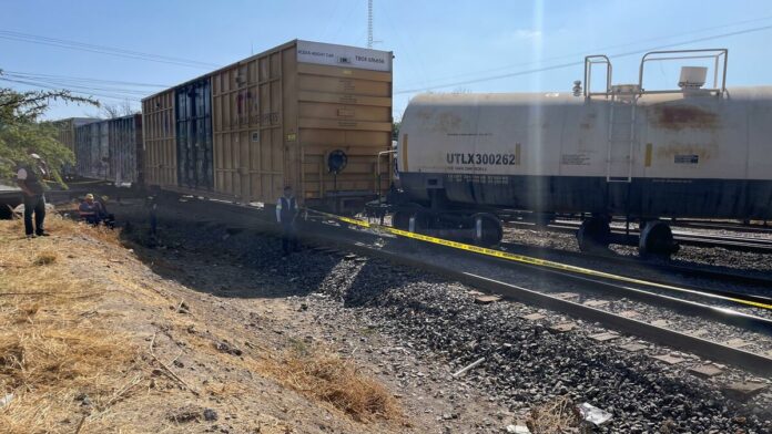 Descarrilamiento de tren en San Juan del Río provoca cierre de vialidades