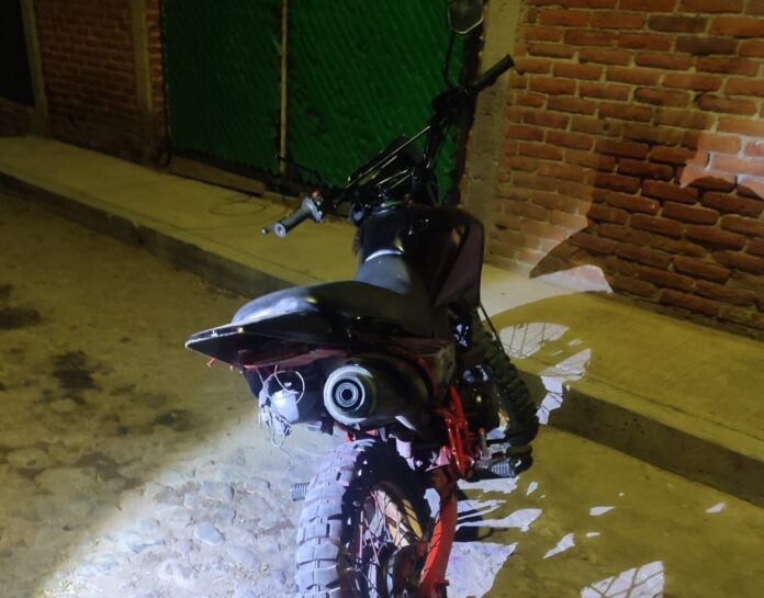 Policía Municipal recupera motocicleta robada en San Pedro Ahuacatlán