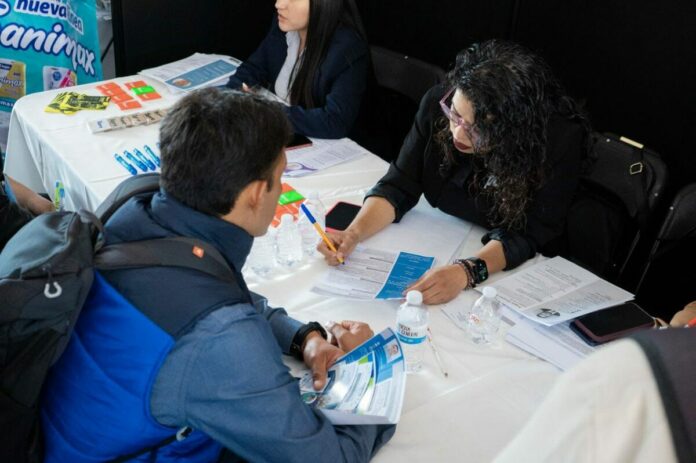 Mauricio Kuri inaugura primera Expo Empleo en San Juan del RíoEl evento reúne a 45 empresas y ofrece 1,200 vacantes como parte de la estrategia para impulsar el empleo formal en Querétaro