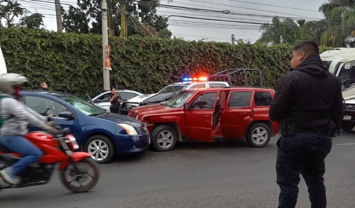Intensa persecución en San Juan del Río culmina con la detención de un joven