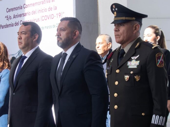 Asiste Roberto Cabrera a ceremonia con motivo del 5º aniversario del inicio de la pandemia de COVID 19