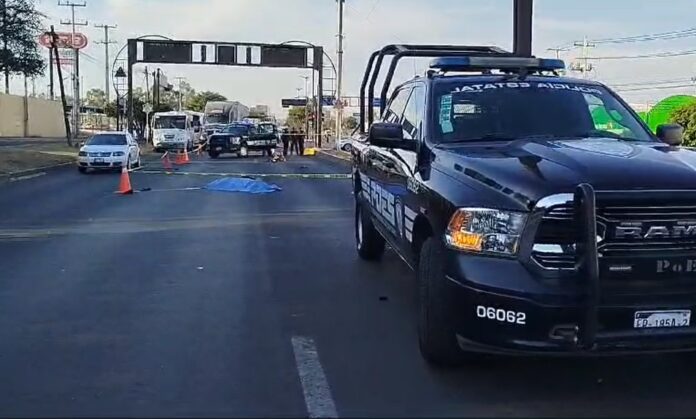 Ciclista muere arrollado por autobús en Avenida Central de San Juan del Río; conductor fue detenido