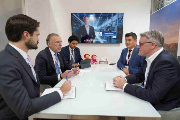 Refuerza Querétaro alianza con empresa automotriz alemana en Hannover Messe