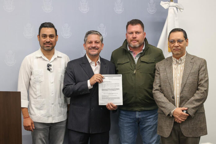 Los diputados Homero Barrera, Ulises Gómez y Edgar Inzunza, presentaron iniciativa en contra de delitos inmobiliarios en el estado