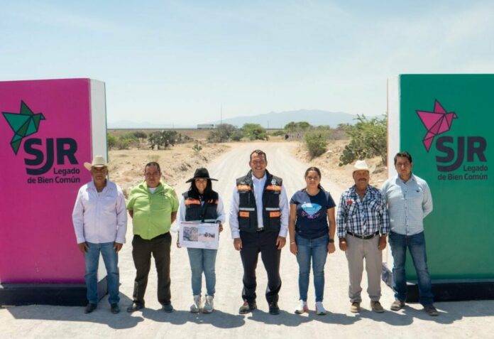 Entrega Roberto Cabrera rehabilitación de San Sebastián Norte - Santa Bárbara La Cueva