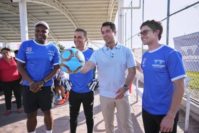 Felifer Macías acompaña clínica de fútbol con leyendas en San Pablo