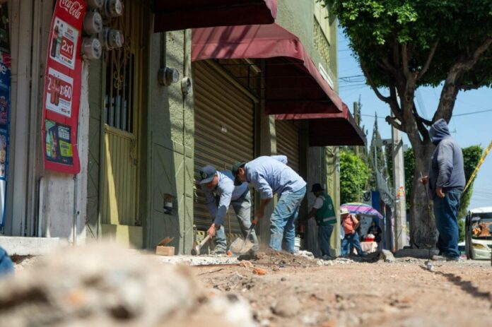 Roberto Cabrera arranca programa “Rehabilitación Integral de Calles, Comunidades y Colonias” en vialidad 5 de Mayo