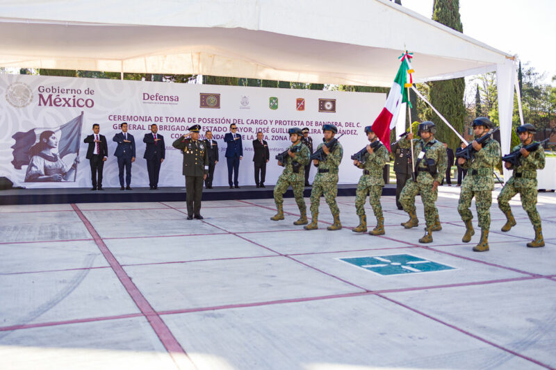 Gobernador Mauricio Kuri asiste a ceremonia en la Décimo Séptima Zona Militar