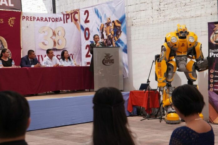 Inauguran Semana Cultural en IPIC y entregan títulos en San Juan del Río