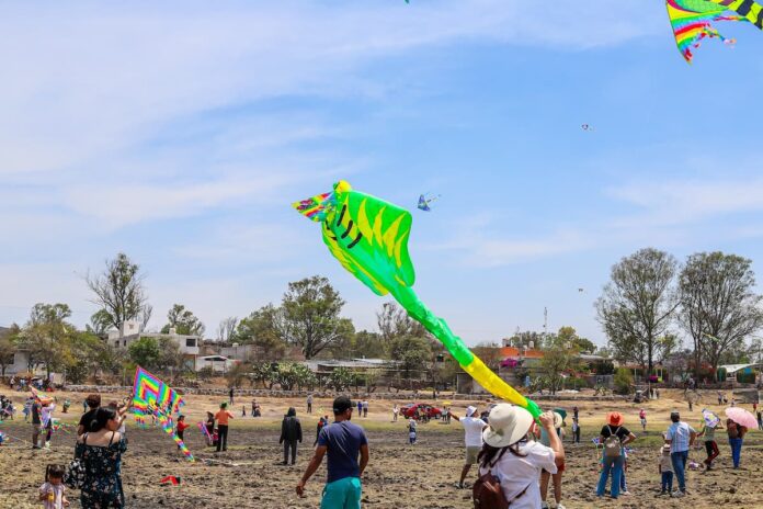 Realizan con éxito el Primer Festival de “A Volar Papalote” en San Juan del Río