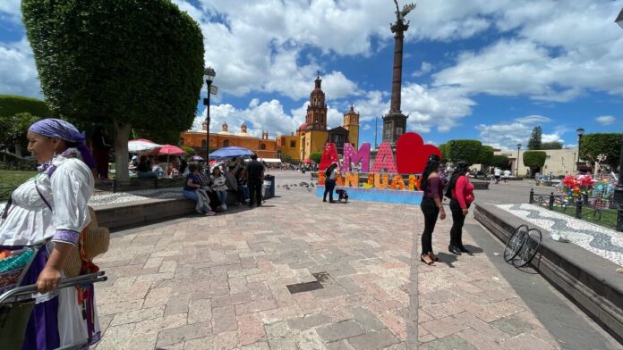 Recaudación ha incrementado en San Juan del Río, asegura Roberto Cabrera