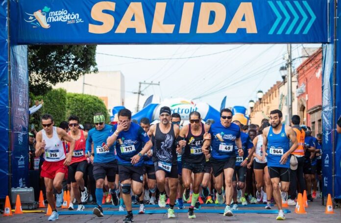 Medio Maratón San Juan del Río 2025 reúne a más de 1,500 Corredores