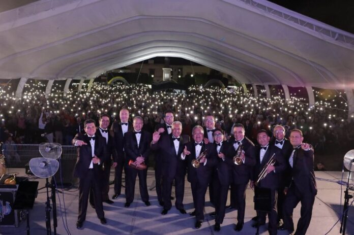 Celebra San Juan del Río 494 años con concierto de la Sonora Santanera