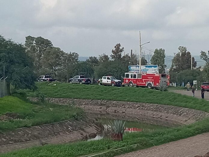 Descubren persona sin vida en canal de agua de La Estancia