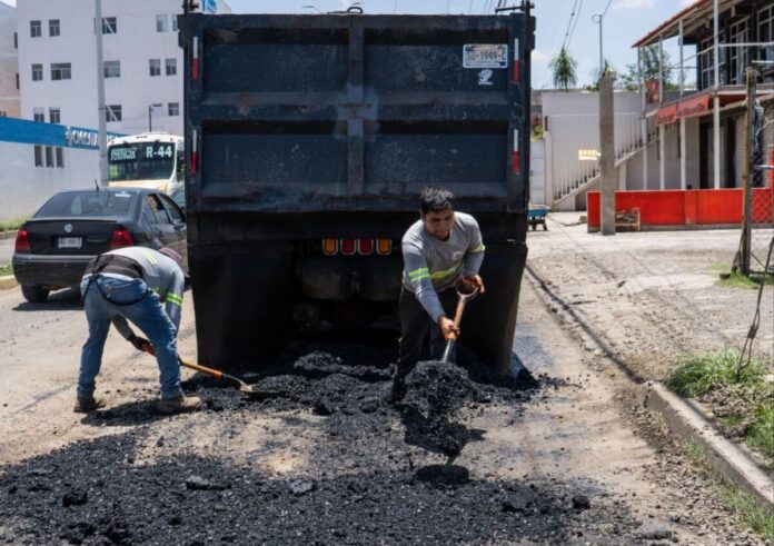 Municipio de San Juan del Río ha aplicado más de 14 mil metros cúbicos de material en bacheo
