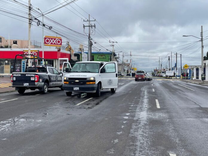 Pierde la vida motociclista atrapado entre dos autos en Av. Río Moctezuma de San Juan del Río