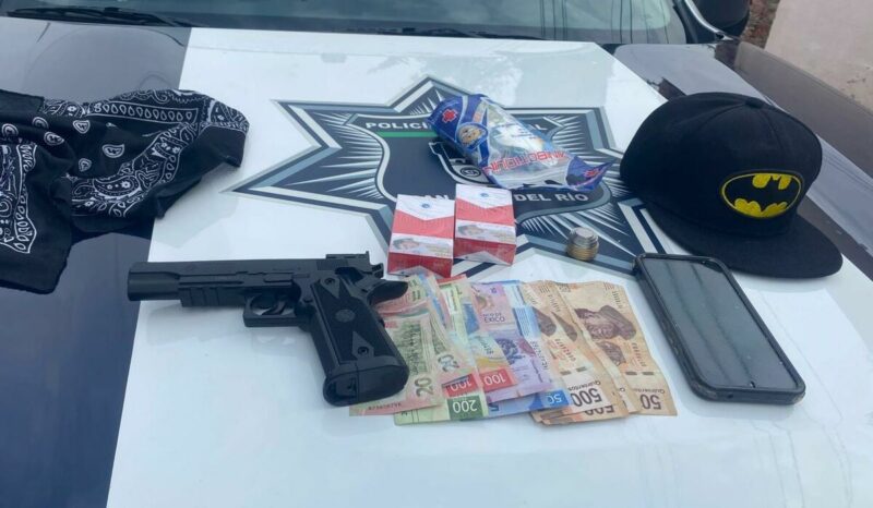 Policía de SJR detiene a sujeto por robo con violencia a taxista