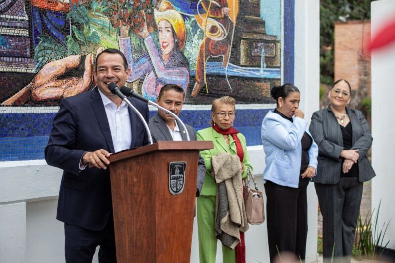 Roberto Cabrera inaugura mural “San Juan, Historia y Tradición” en San Juan del Río