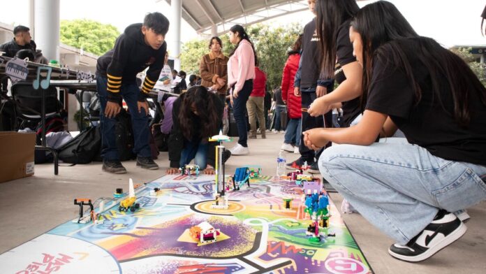 SEDEQ realiza torneo First LEGO MASTERPIECE en Querétaro