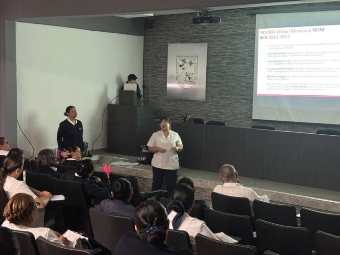 Secretaría de Salud capacita a profesionales de enfermería en vacunación universal