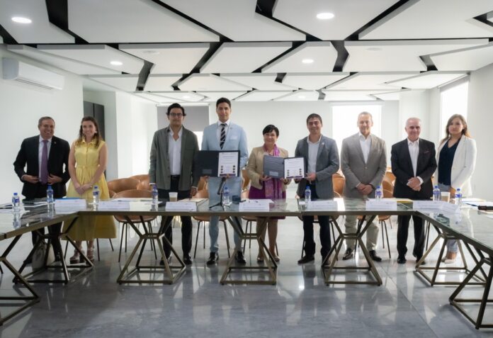 Sector salud de Querétaro fortalece proyección internacional