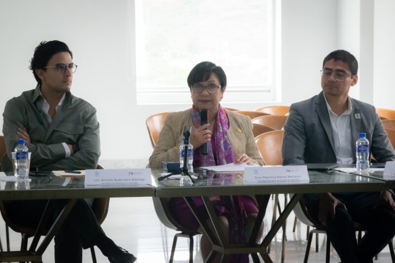 Sector salud de Querétaro fortalece proyección internacional