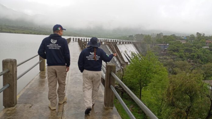 Activan desfogue controlado en presas Puerta de Alegrías y El Coto de San Juan del Río