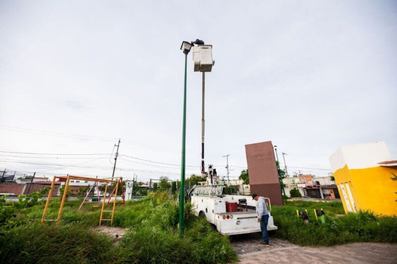 Alcalde Roberto Cabrera supervisa mejoras de imagen urbana en La Peña, SJR
