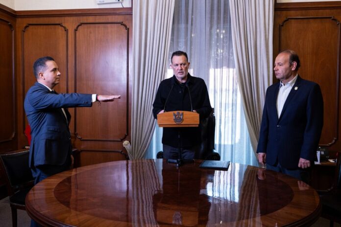 Gobernador toma protesta y entrega nombramiento a Eric Gudiño como titular de la Secretaría de Gobierno