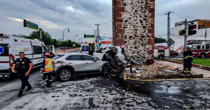 Mujer en estado de ebriedad provoca accidente en Querétaro; joven pierde la vida