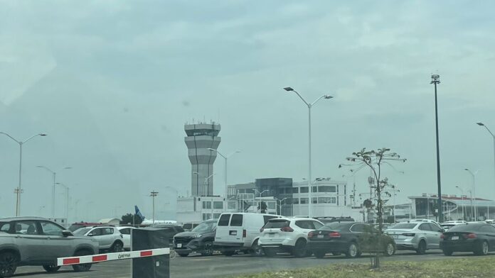 Cierran pista del Aeropuerto de Querétaro tras incidente con aeronave privada