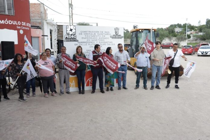 Inicia obra re ehabilitación en Calle Plutarco Elías Calles de San Clemente, Pedro Escobedo