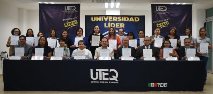 Más de 300 colaboradores de la UTEQ concluyen diplomado en nuevo modelo educativo