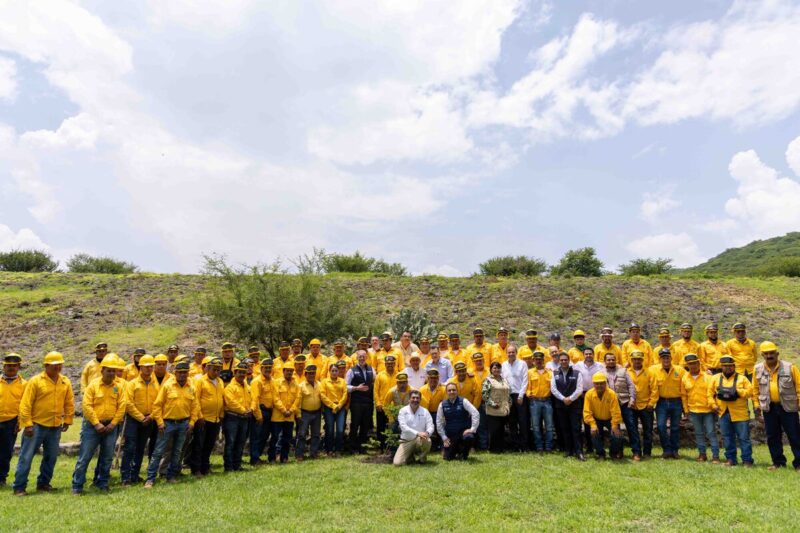 Mauricio Kuri reconoce labor de brigadistas forestales en Querétaro