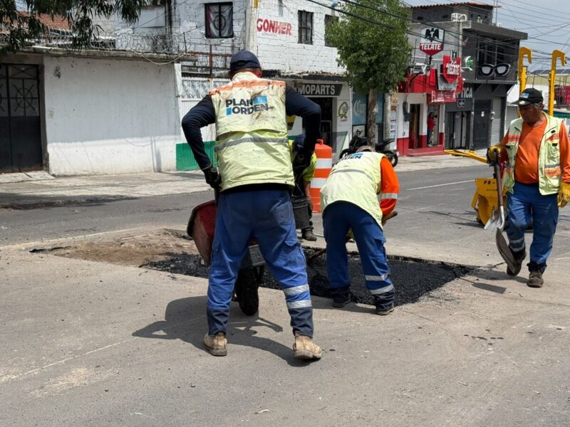 Municipio de Querétaro bachea más de 36 mil metros cuadrados en vialidades