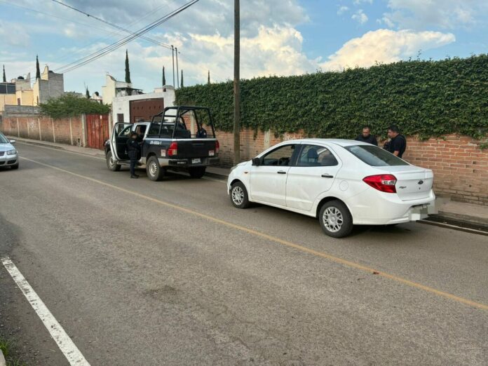 Policía municipal de SJR recupera vehículo robado y detiene al presunto responsable