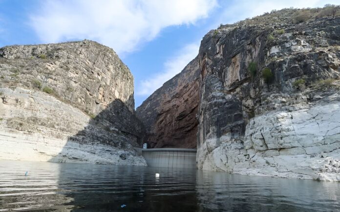 Presa Zimapán a 97.4% de capacidad; afectaciones por desfogue en ZM de Querétaro