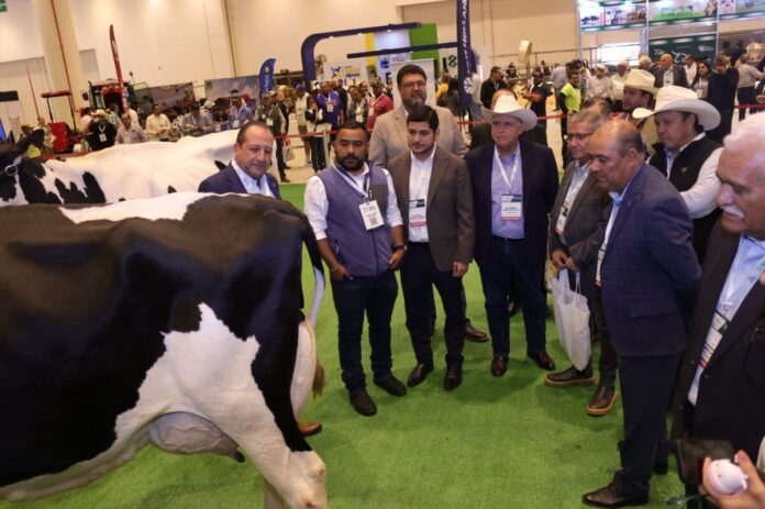 Realizan el décimo tercer Foro Nacional Holstein en Querétaro