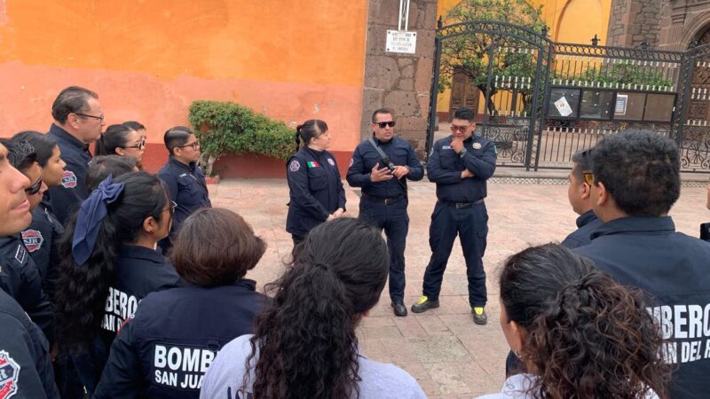 Bomberos de San Juan del Río festejan su día