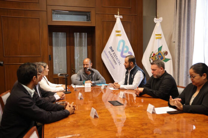 DIF Estatal y USEBEQ firman convenio para apoyar a 81 mil estudiantes con alimentación