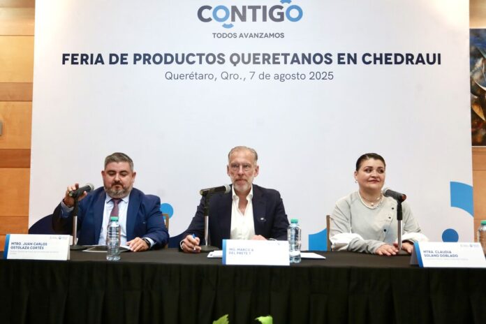 Lanza Marco Del Prete Feria de Productos Queretanos con Chedraui