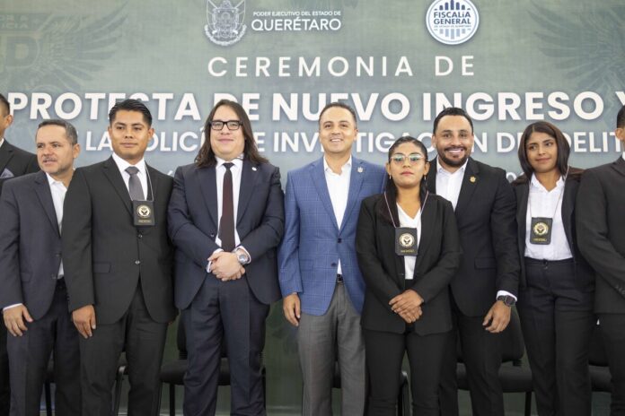 Participa SEGOB en toma de protesta de nuevo ingreso y ascensos en la Policía de Investigación del Delito en Querétaro